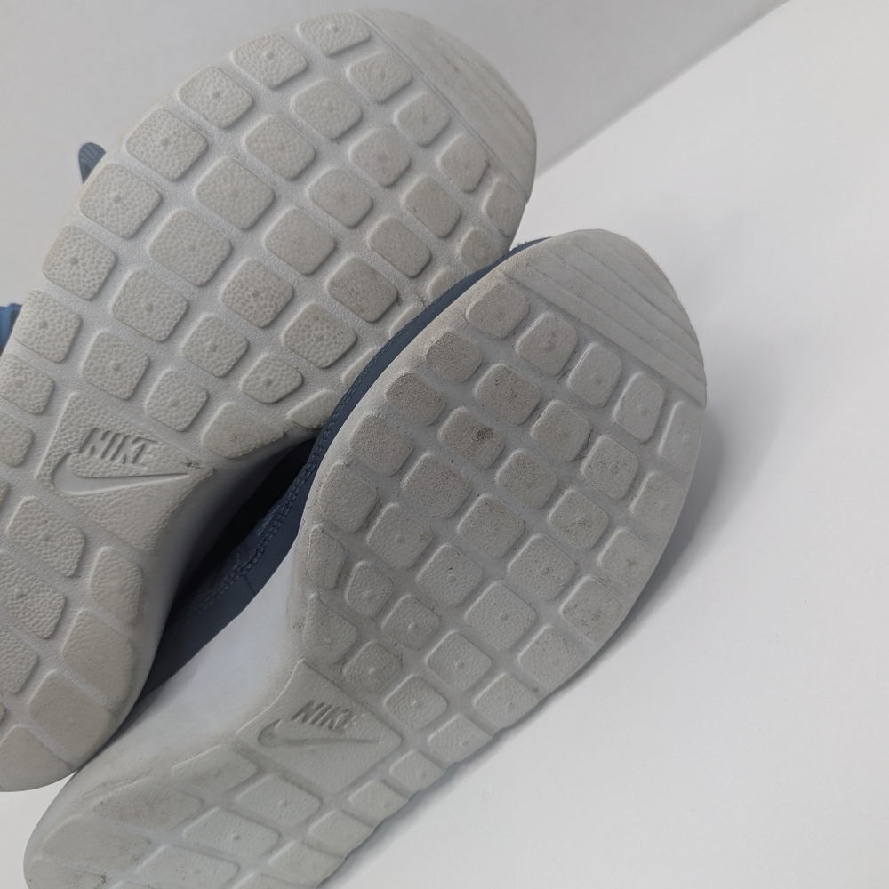 NIKE Women Roshe One Hi Print Sneaker Boot in Squadron Blue Sz 8.5 - Picture 10 of 11